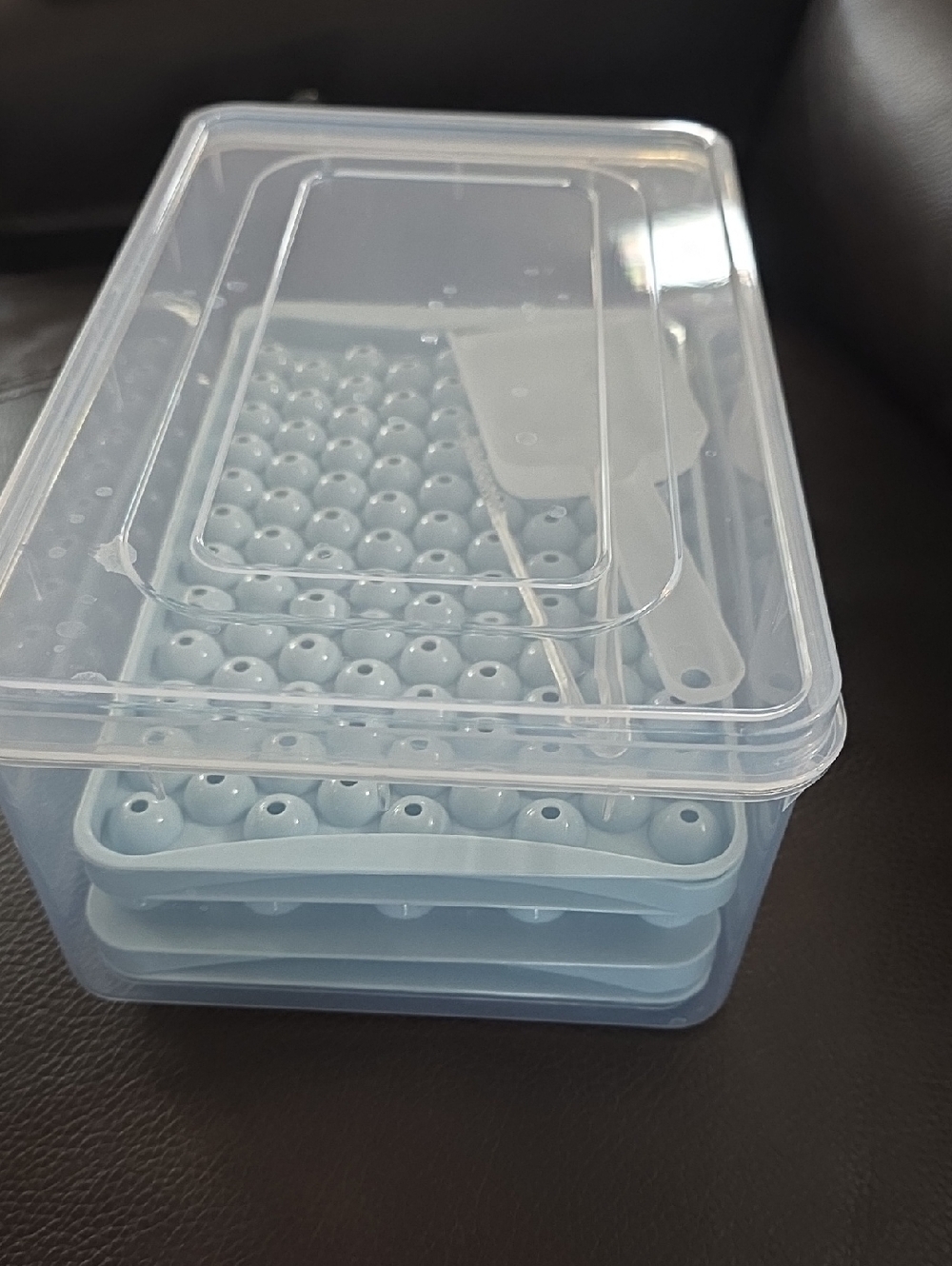 NEW 3 Pack Ice Trays With Plastic Storage and Scooper